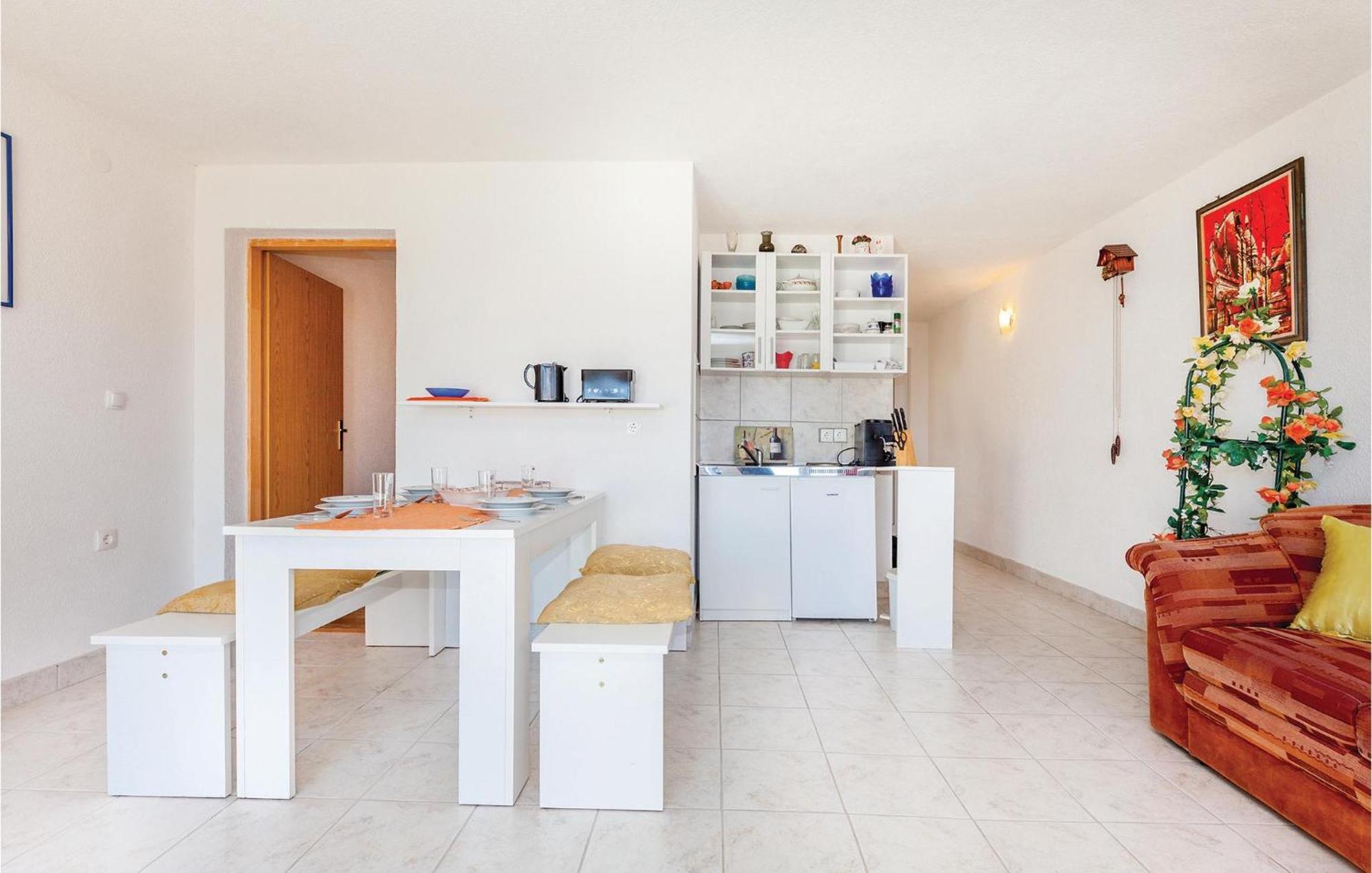 Gorgeous Apartment In Klenovica With Kitchen Esterno foto